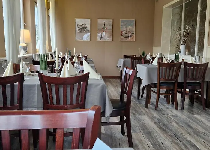 Restaurant & Anglia Hotel *